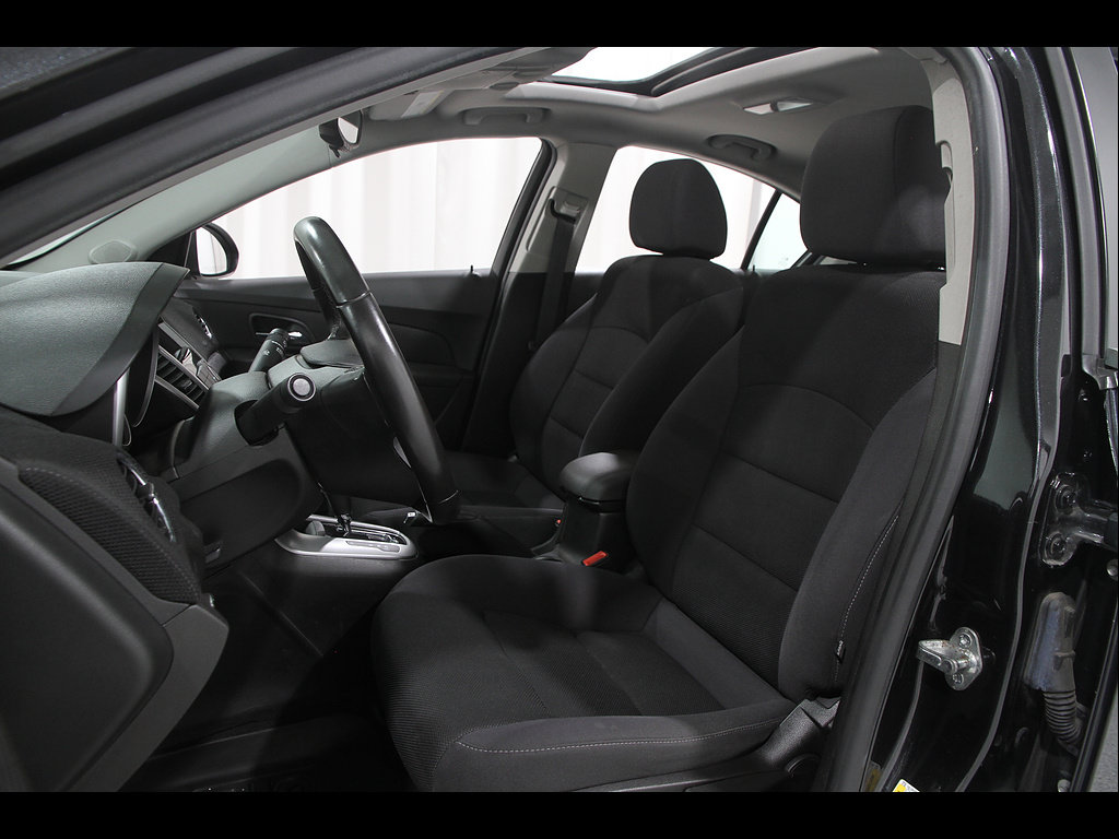Certified 2013 Chevrolet Cruze LT w/ All-Star Edition FWD image 5