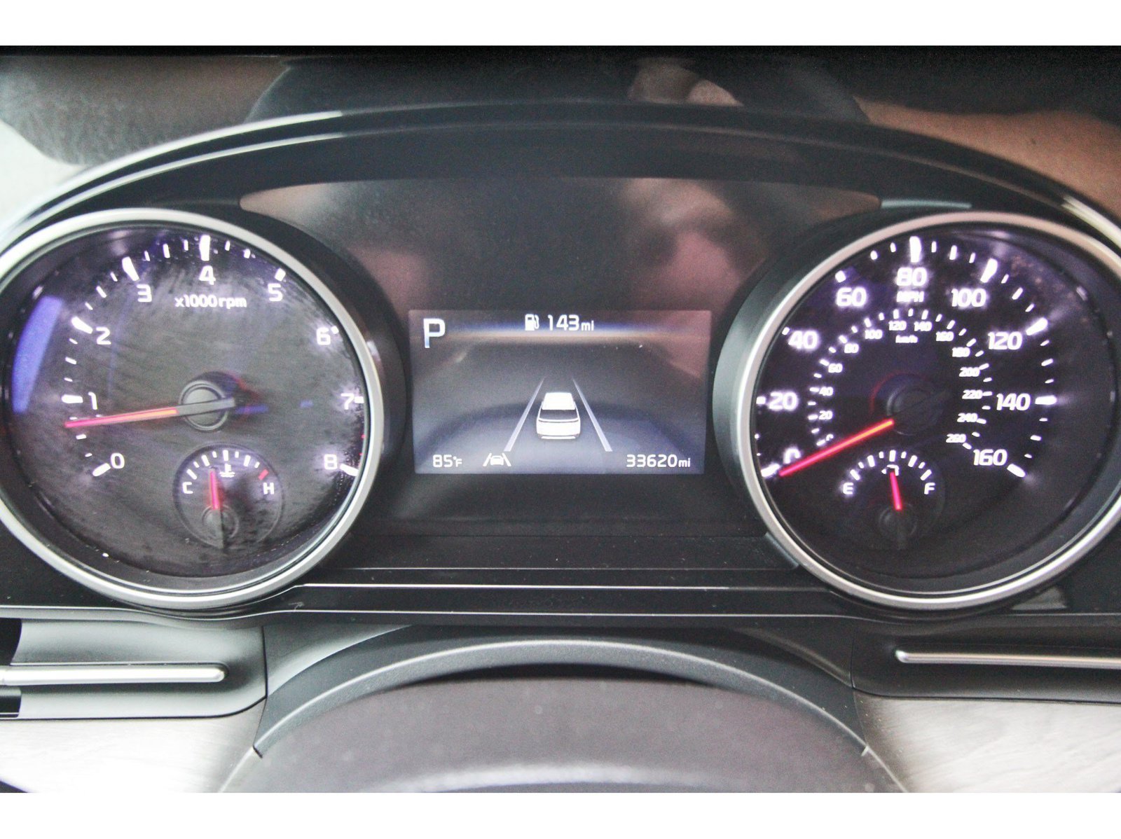 Used 2024 Kia Carnival EX FWD image 17