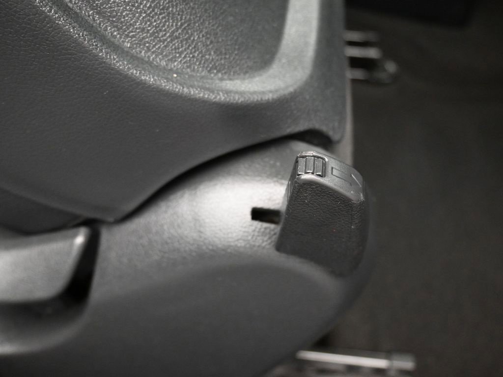 Used 2016 Hyundai Veloster Turbo w/ Option Group 04 image 32