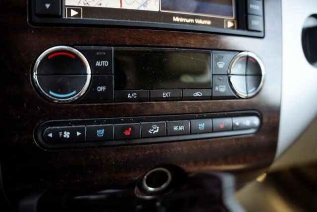 Used 2013 Ford Expedition XLT image 18