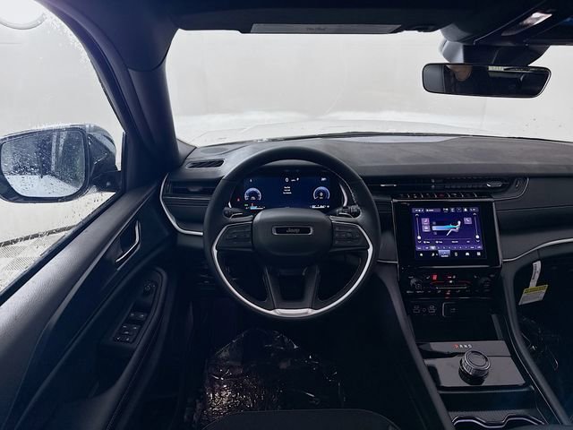 New 2025 Jeep Grand Cherokee Altitude image 21