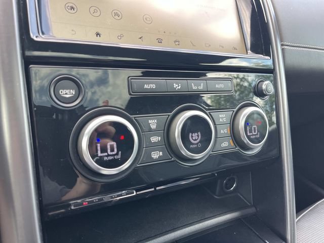 Used 2018 Land Rover Discovery HSE AWD/4WD image 44