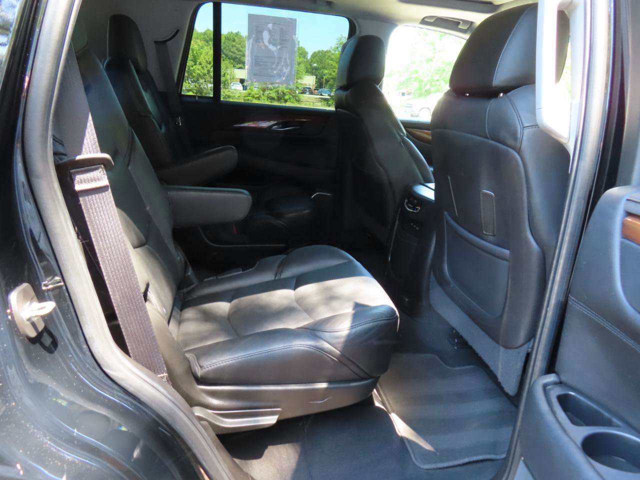 Used 2018 Cadillac Escalade Premium Luxury RWD image 26
