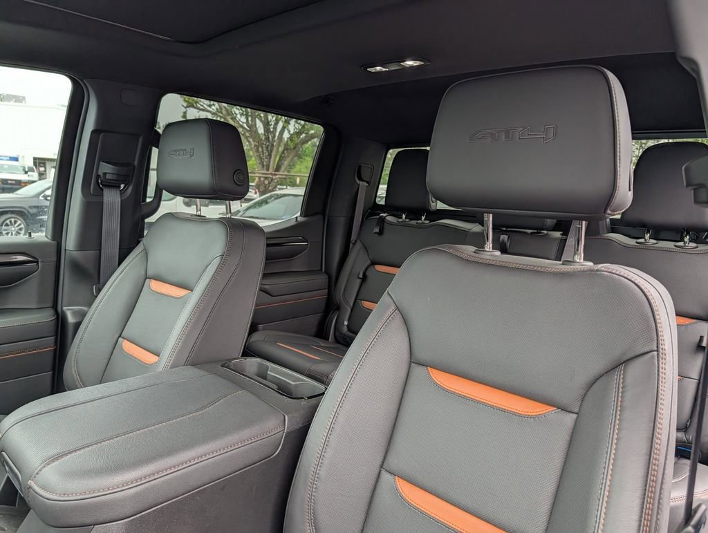 Used 2024 GMC Sierra 1500 AT4 w/ Technology Package AWD/4WD image 14