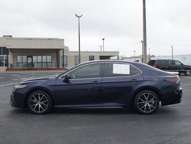 Used 2021 Toyota Camry SE image 9