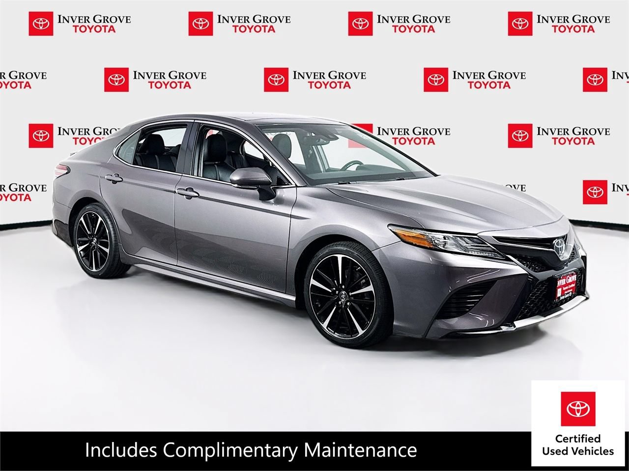 Used 2019 Toyota Camry XSE FWD image 3