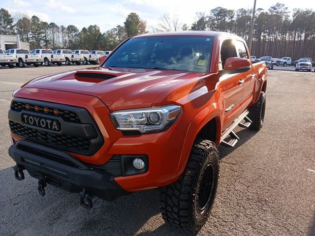 Used 2017 Toyota Tacoma TRD Sport image 11