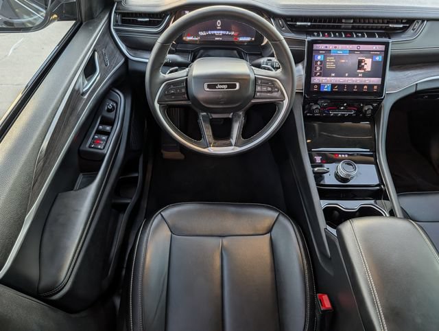Used 2023 Jeep Grand Cherokee L Limited AWD/4WD image 12