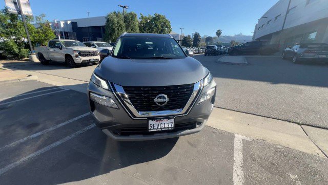 Used 2023 Nissan Rogue SV w/ SV Premium B Package image 3