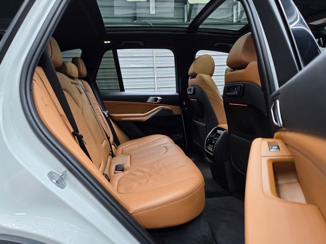 Used 2019 BMW X5 xDrive40i w/ Premium Package 2 AWD/4WD image 17