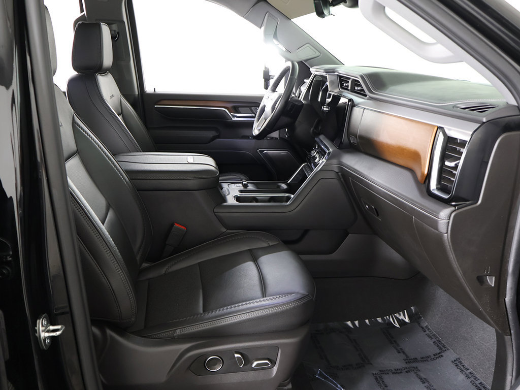 Used 2024 GMC Sierra 3500 Denali w/ Denali Reserve Package AWD/4WD image 40
