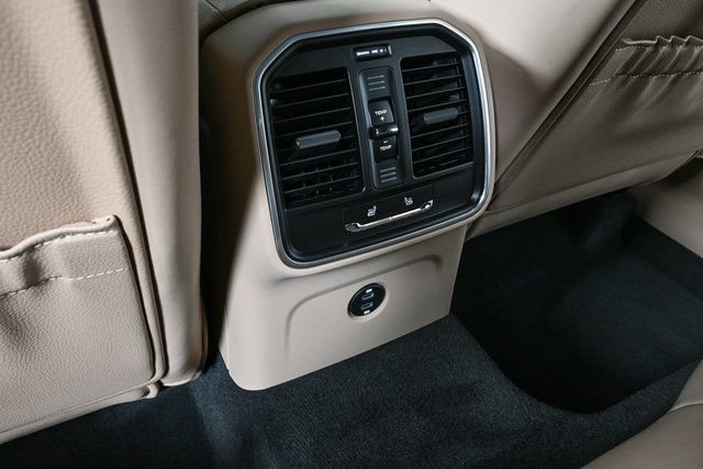 Used 2025 Porsche Macan image 20