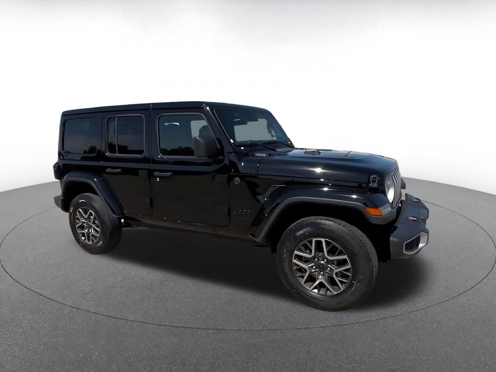 Used 2025 Jeep Wrangler Unlimited Sahara AWD/4WD image 2