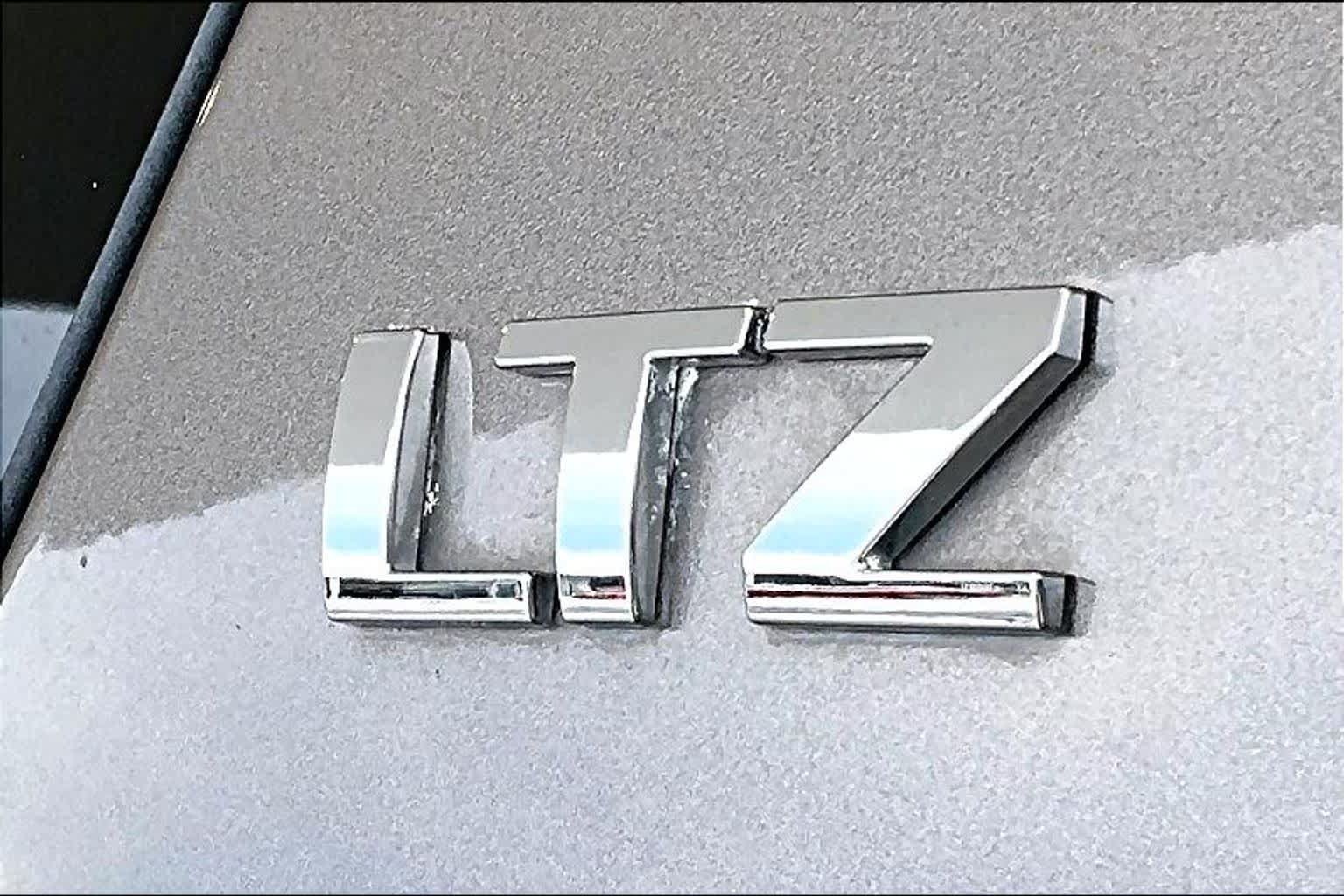 Used 2011 Chevrolet Tahoe LTZ AWD/4WD image 9