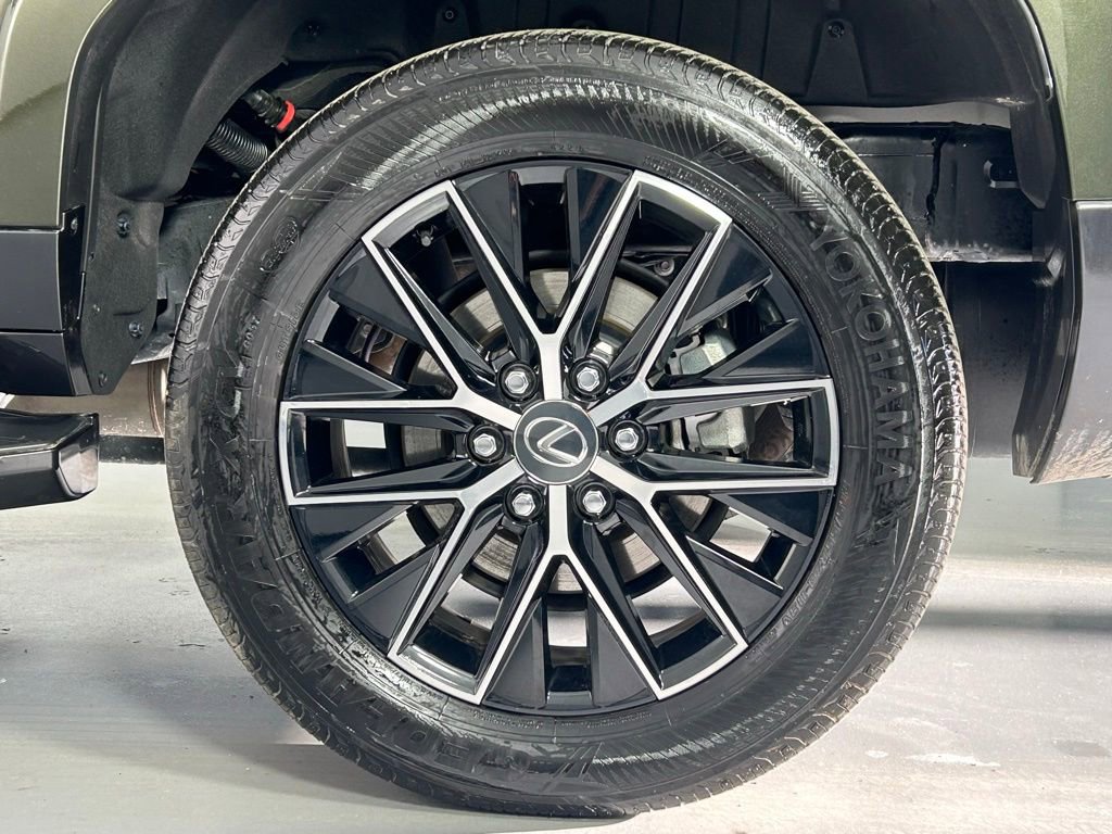 Used 2024 Lexus GX 550 w/ Accessory Package (2T) AWD/4WD image 43