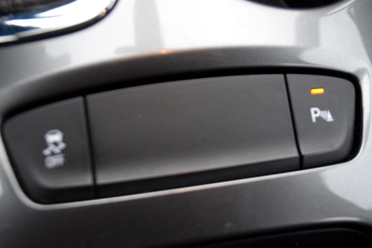 Used 2018 Chevrolet Cruze LT w/ Convenience Package image 21