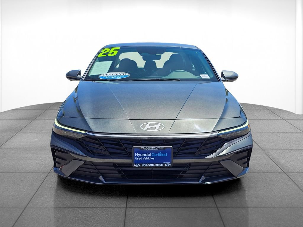 Certified 2025 Hyundai Elantra SE FWD image 2