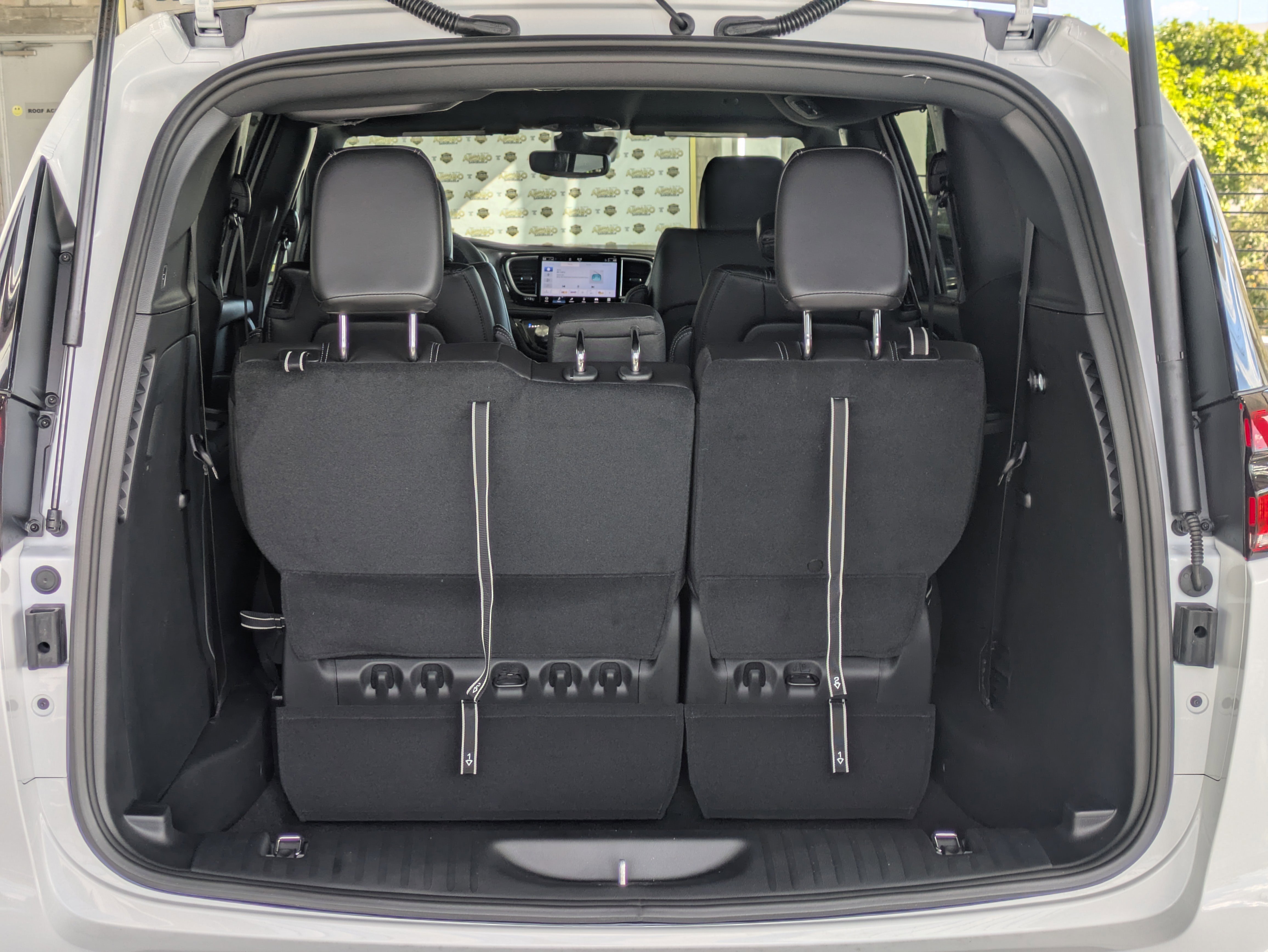 New 2026 Chrysler Pacifica Select image 13