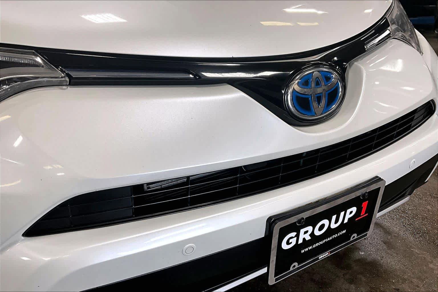 Used 2017 Toyota RAV4 Limited w/ Carpet Mat Package AWD/4WD image 28