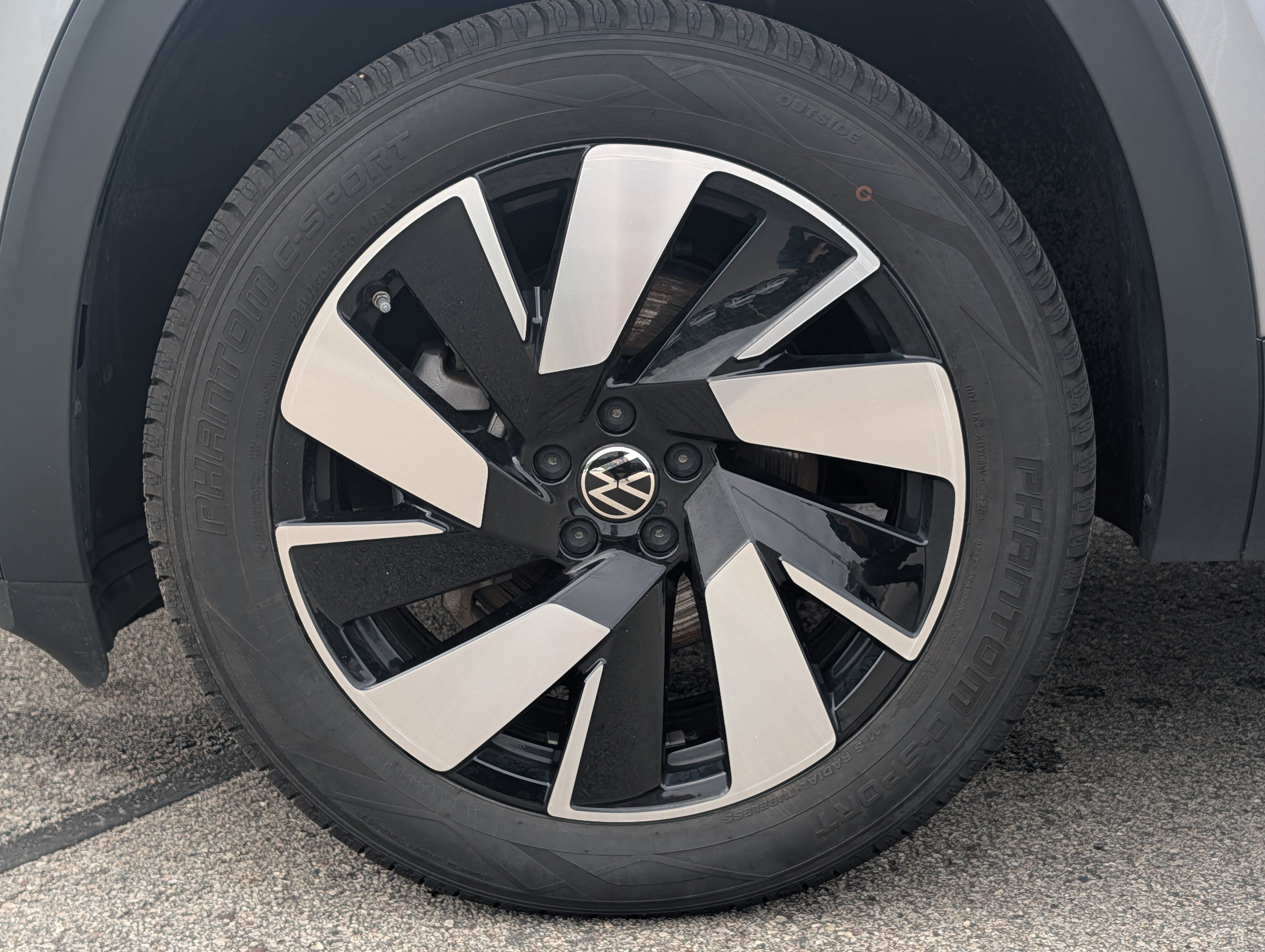 Certified 2024 Volkswagen Atlas Cross Sport SE AWD/4WD image 11
