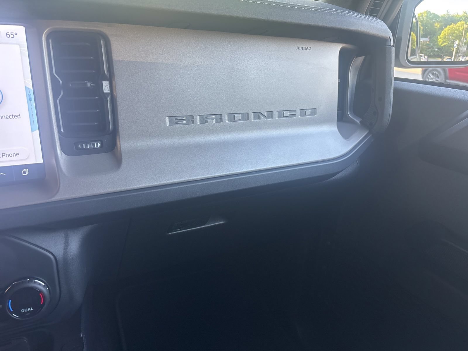 Used 2025 Ford Bronco Outer Banks AWD/4WD image 30