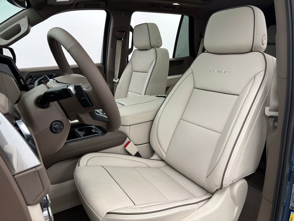 New 2026 GMC Yukon Denali w/ Sun & Power Step Package image 20