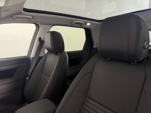 Certified 2025 Land Rover Discovery Sport S AWD/4WD image 31