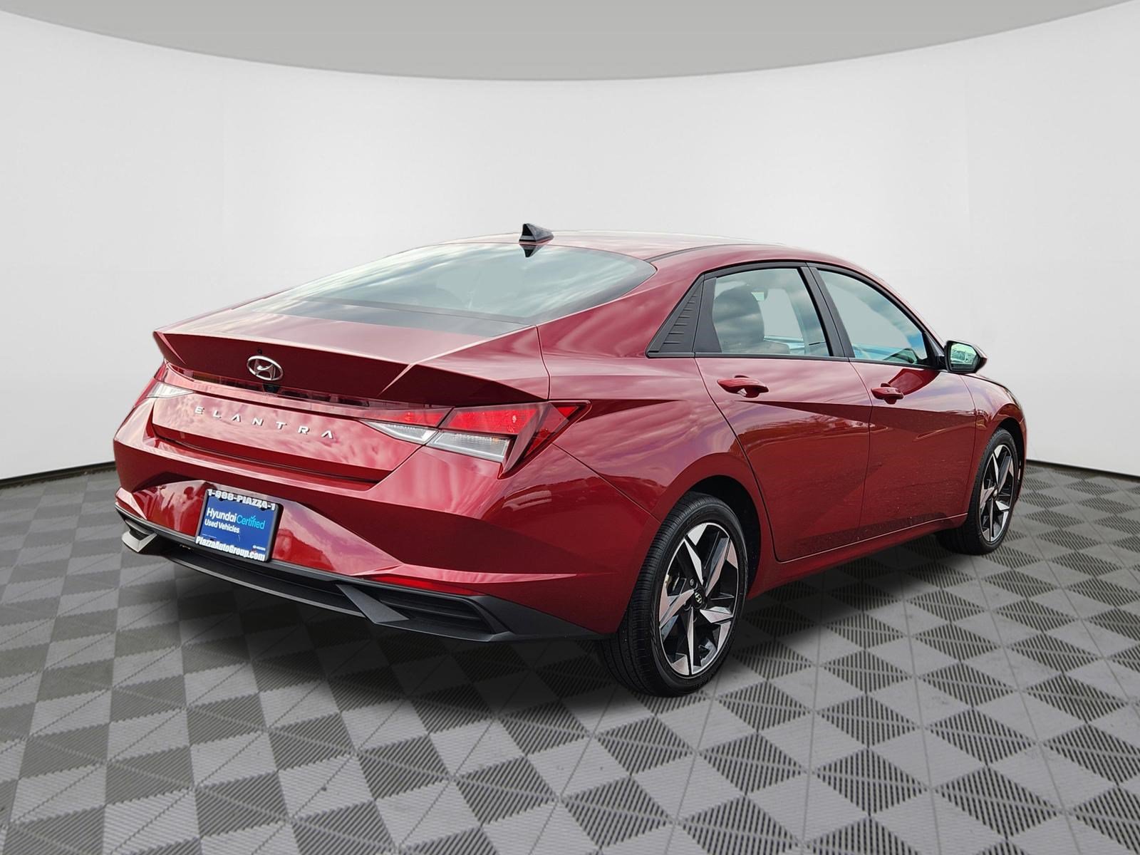 Certified 2023 Hyundai Elantra SEL w/ Convenience Package FWD image 4
