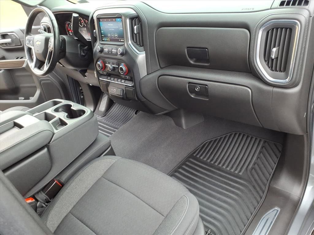 Used 2021 Chevrolet Silverado 1500 LT image 16
