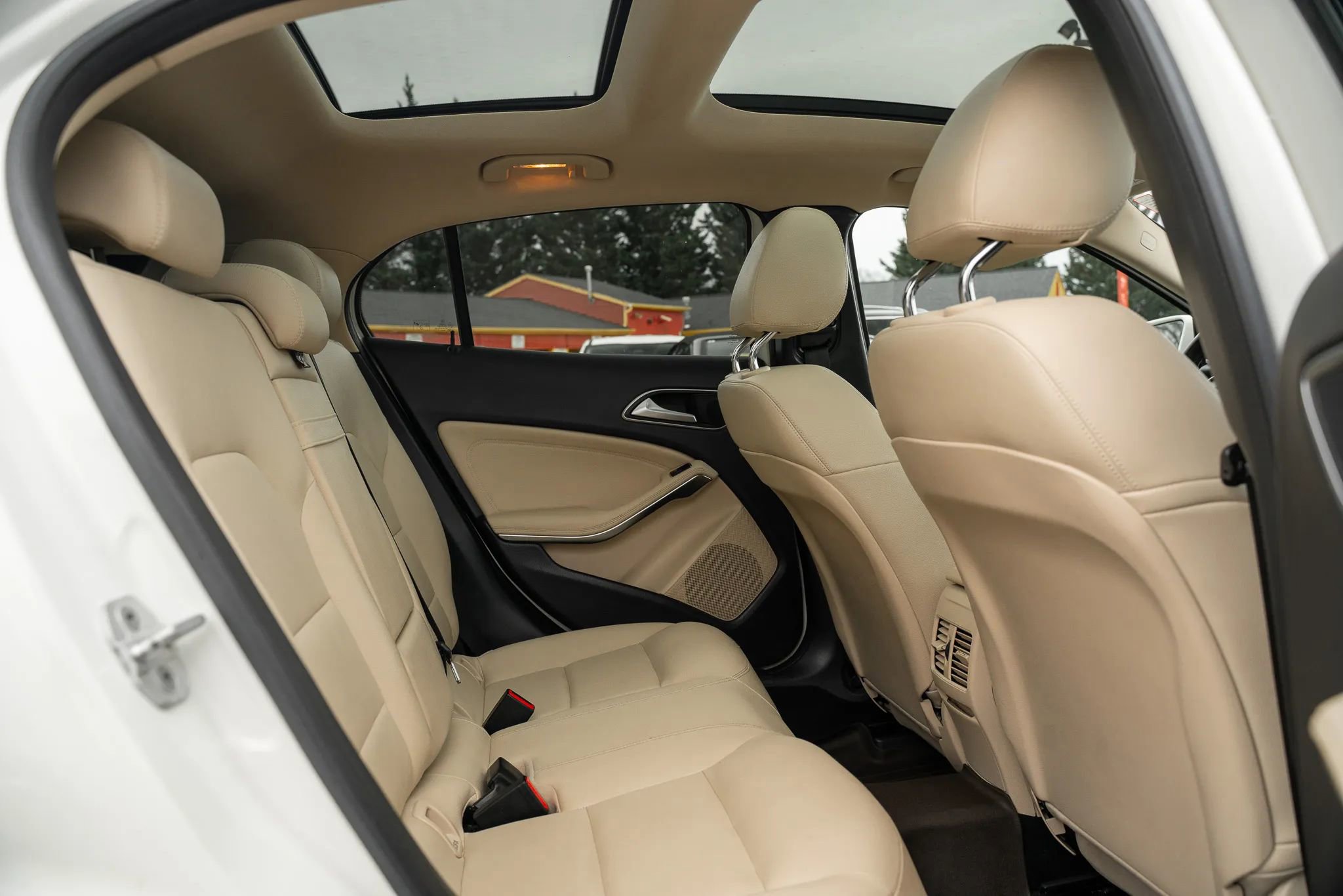 Used 2015 Mercedes-Benz GLA 250 GLA 250 4MATIC Sport Utility 4 image 11