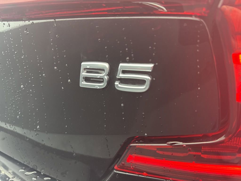 Used 2024 Volvo S60 B5 Core image 38