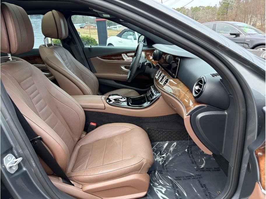 Used 2017 Mercedes-Benz E 300 image 13
