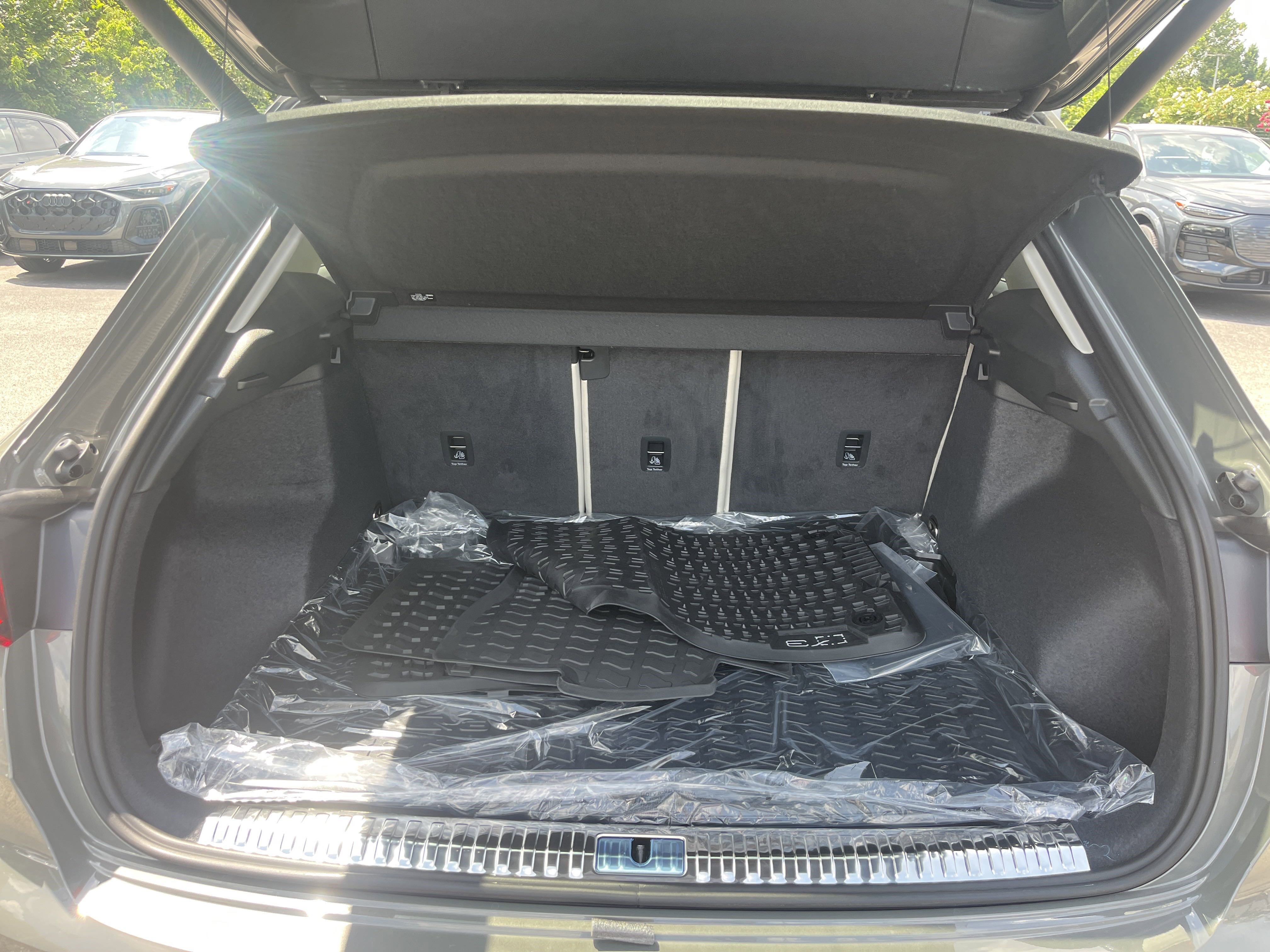 New 2025 Audi Q3 2.0T Premium image 8