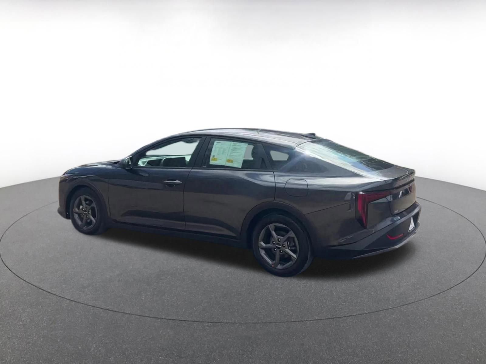 Used 2025 Kia K4 LXS image 10