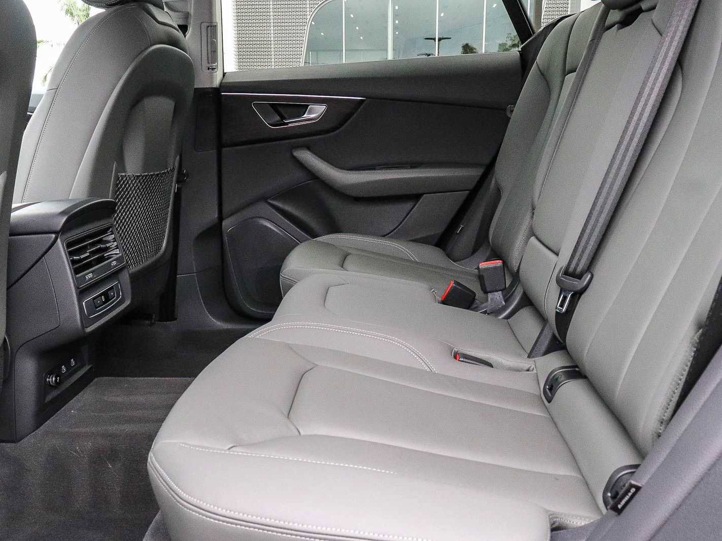 Used 2023 Audi Q8 Premium w/ Convenience Package AWD/4WD image 19