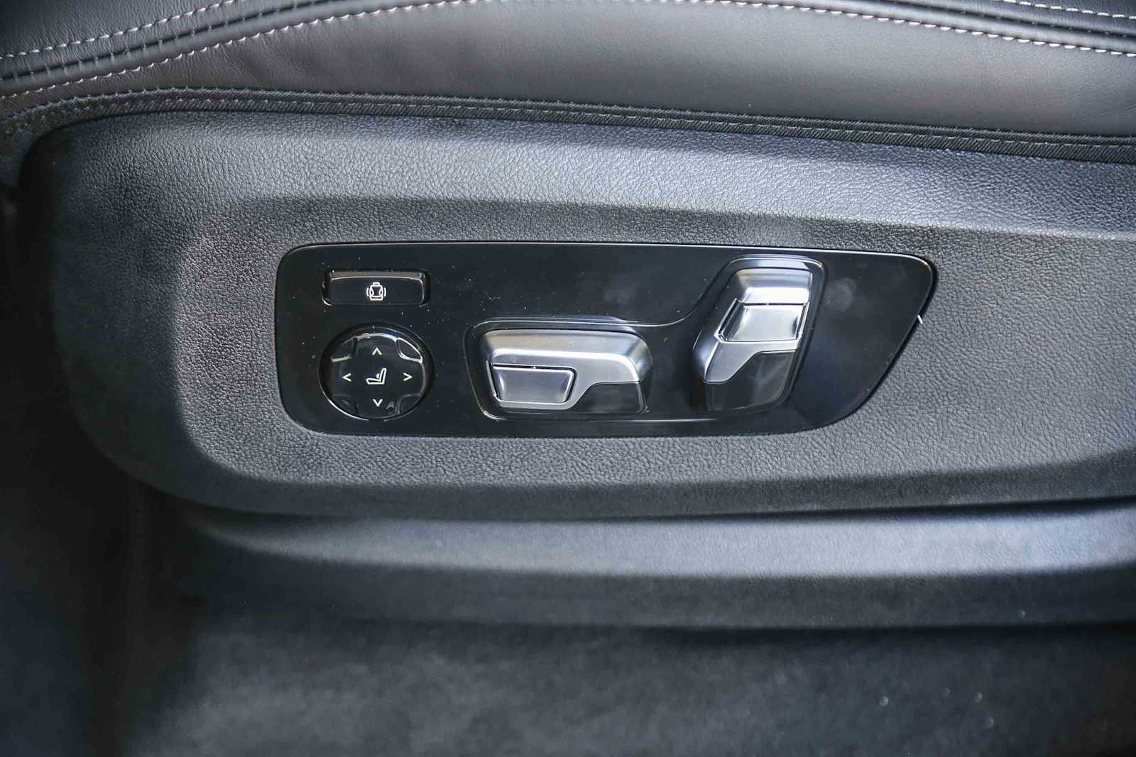 New 2026 BMW ALPINA XB7 image 19