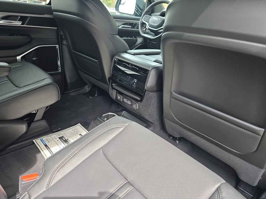 New 2026 Jeep Grand Wagoneer Limited image 12