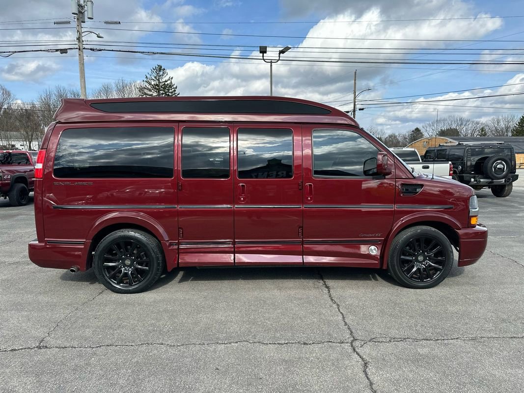 Used 2021 Chevrolet Express 2500 LS w/ Enhanced Convenience Package image 2