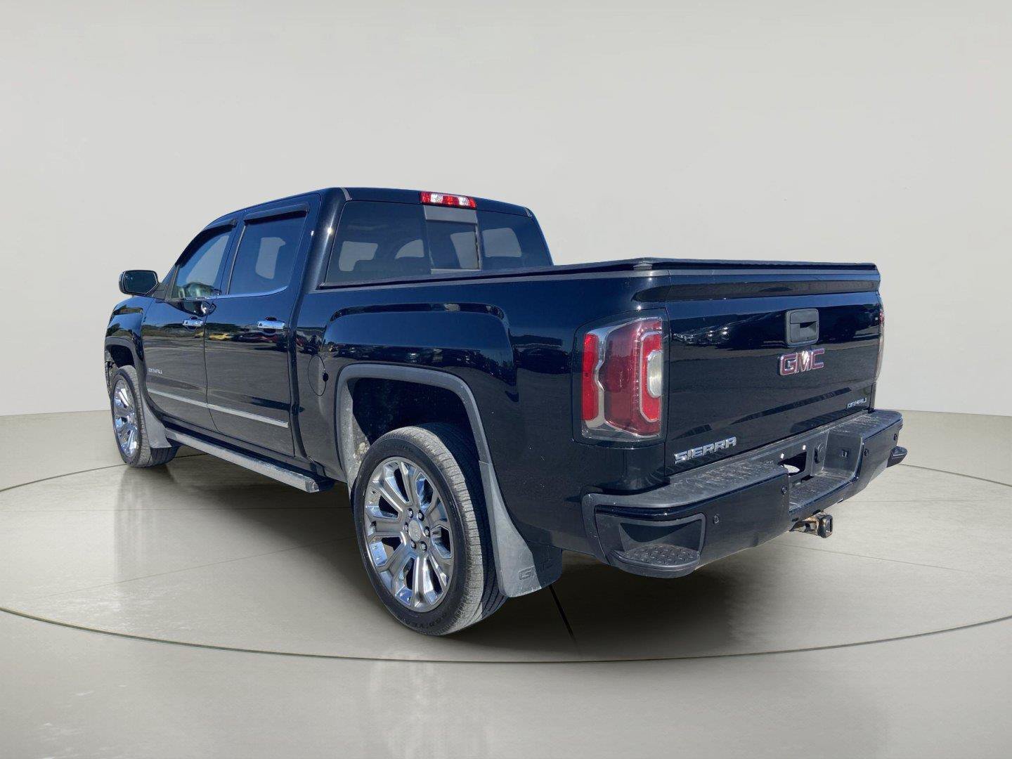 Used 2018 GMC Sierra 1500 Denali w/ Denali Ultimate Package AWD/4WD image 5
