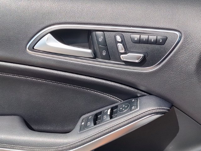 Used 2018 Mercedes-Benz GLA 250 image 24