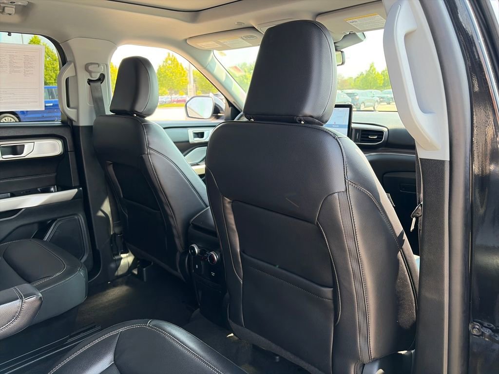 Used 2023 Ford Explorer Limited w/ Limited Technology Package AWD/4WD image 36