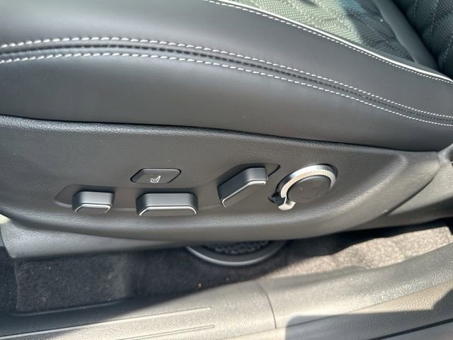 Used 2025 Genesis GV70 3.5T Sport w/ Sport Advanced Package image 33