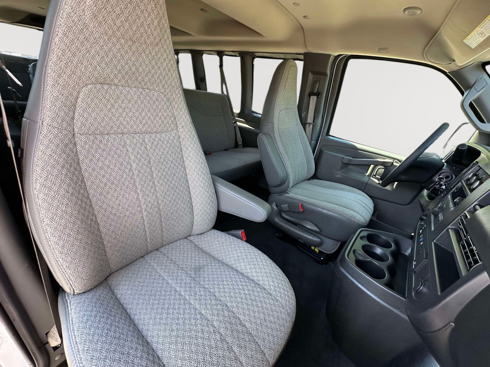 Used 2025 Chevrolet Express 3500 LT w/ LT Preferred Equipment Group RWD image 21