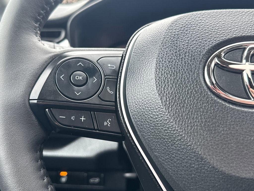 Used 2023 Toyota RAV4 XLE Premium image 21