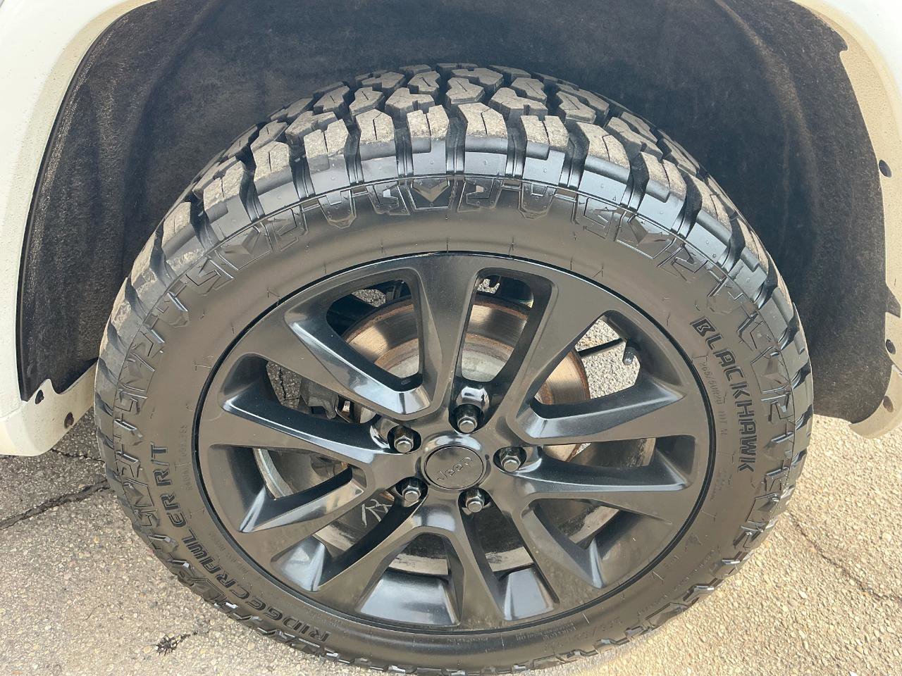 Used 2018 Jeep Grand Cherokee Altitude image 23