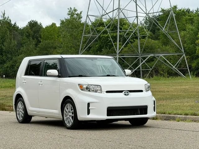 Used 2012 Scion xB FWD image 25