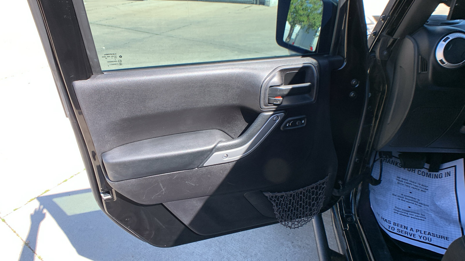 Used 2015 Jeep Wrangler Unlimited Sahara w/ Connectivity Group AWD/4WD image 10
