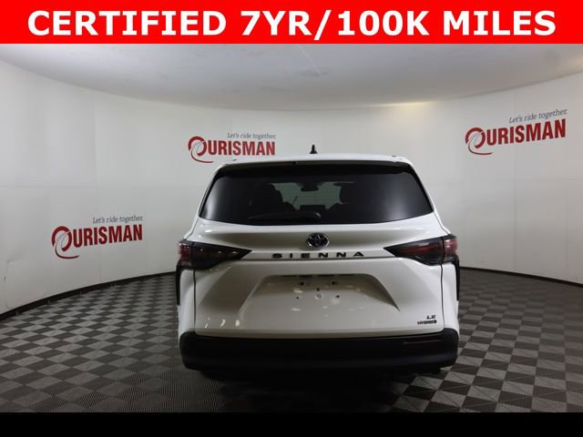 Used 2024 Toyota Sienna LE image 5
