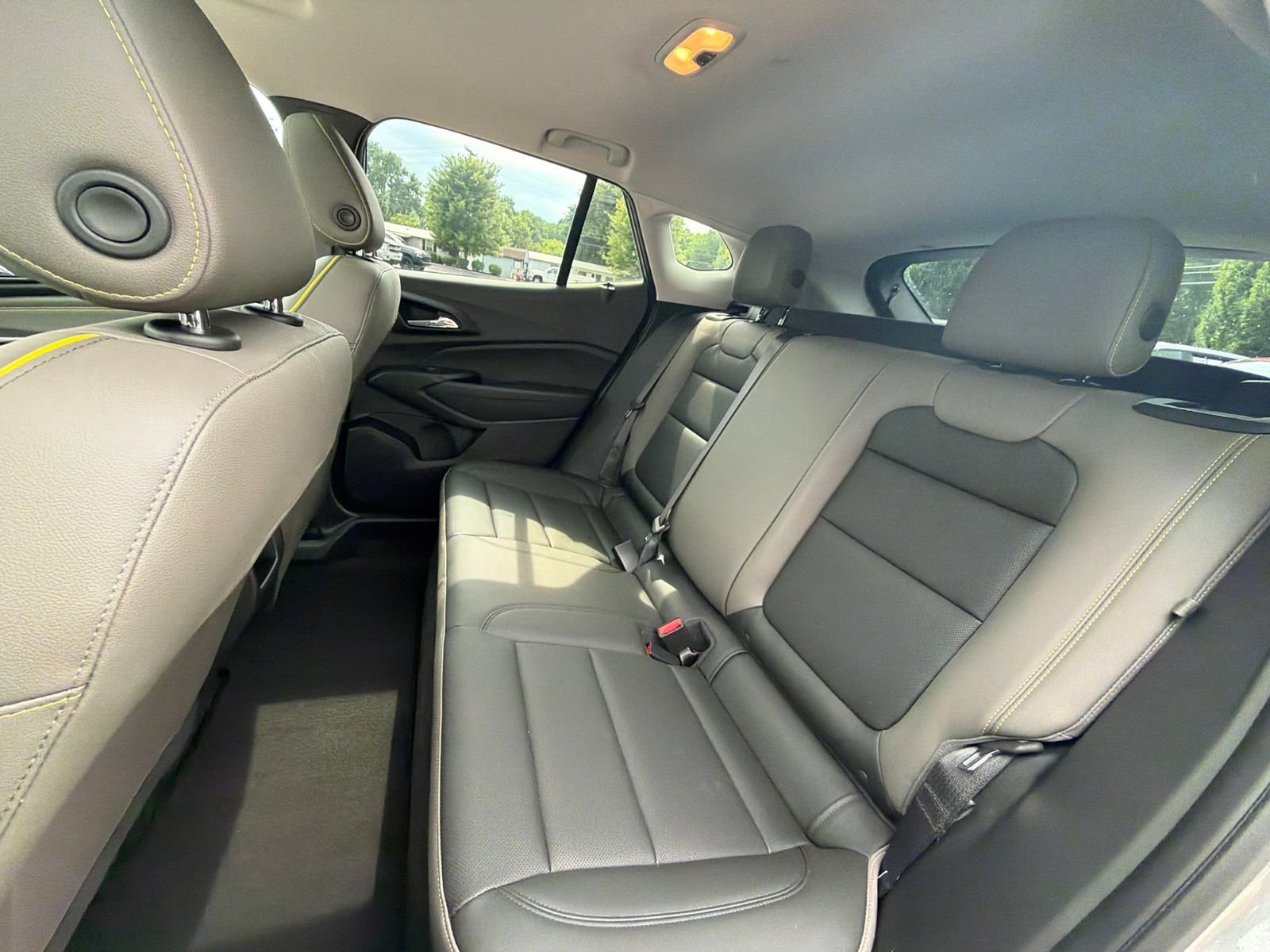 Used 2026 Chevrolet Trax ACTIV w/ Sunroof Package FWD image 24