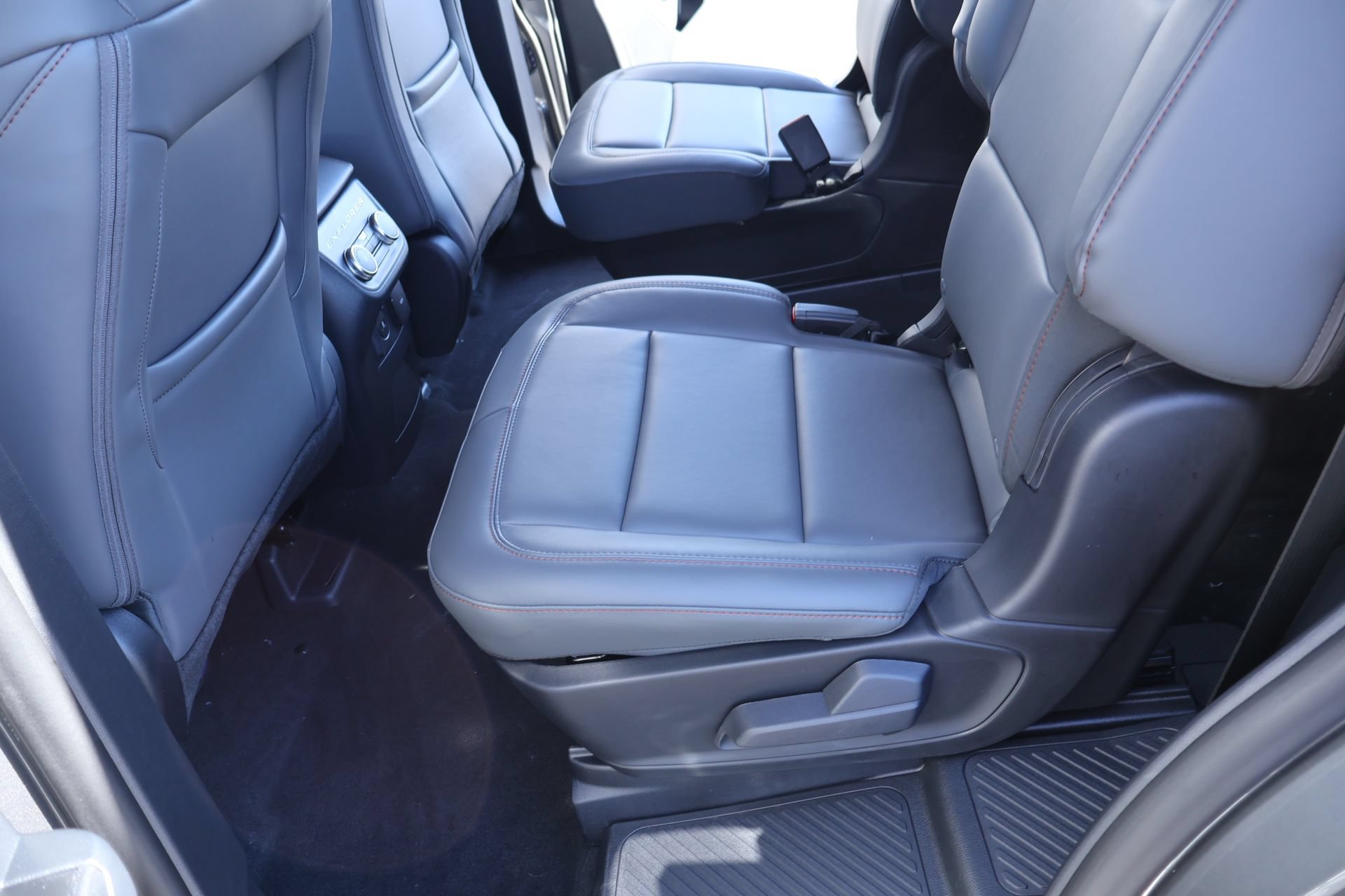 New 2026 Ford Explorer Active w/ Active Comfort Package RWD image 13